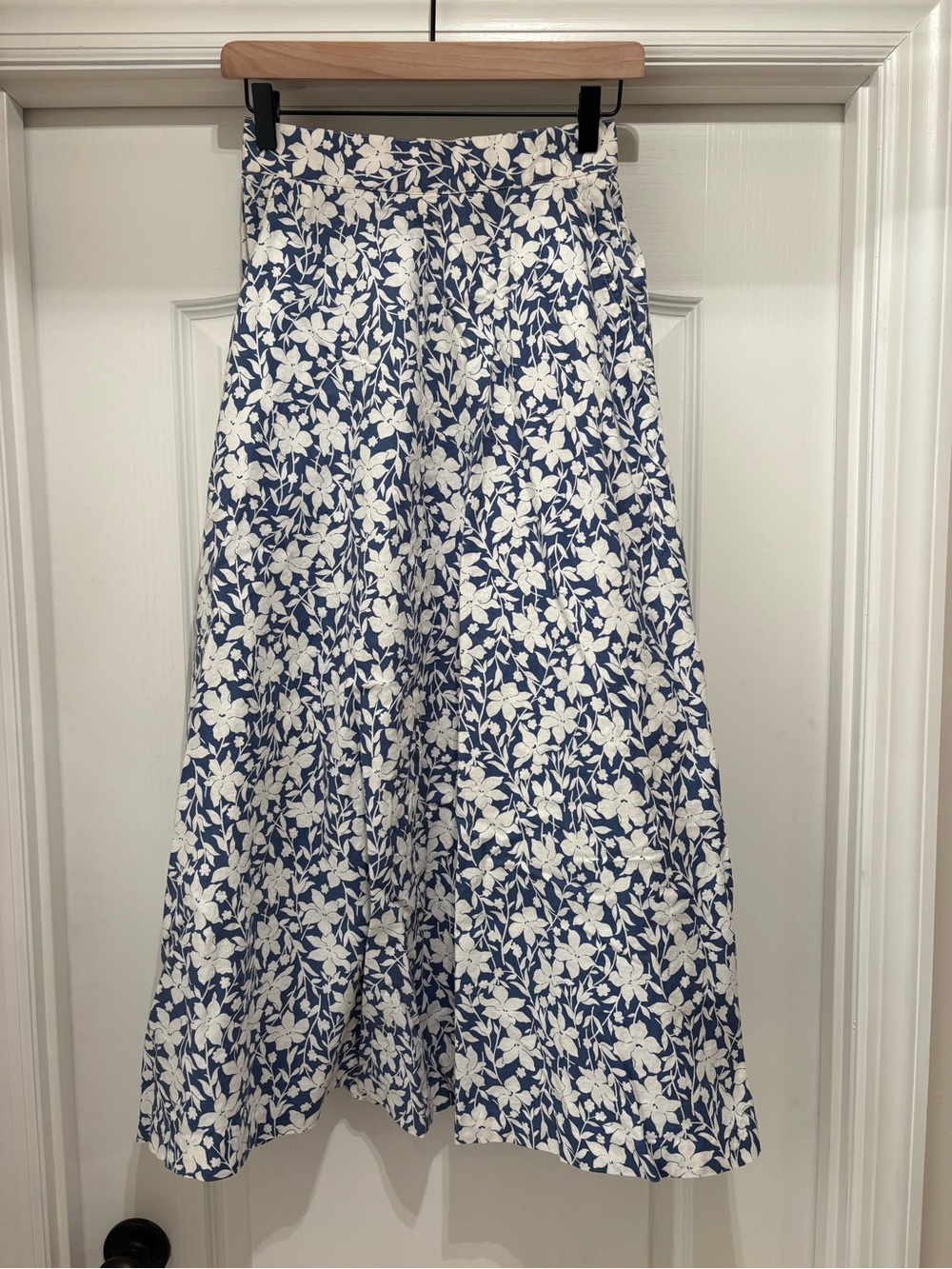 Women’s J. Crew floral maxi a-line skirt, fitted waistband & pockets size 8